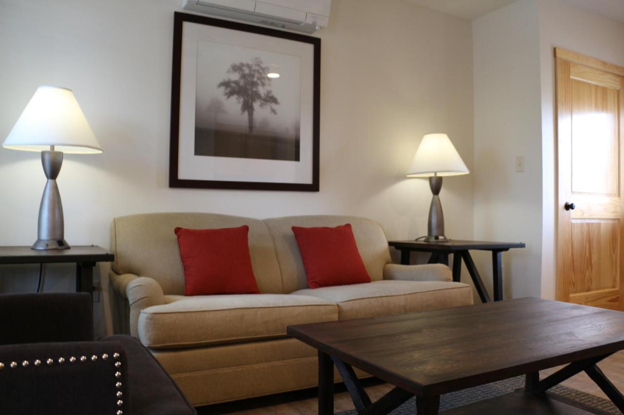 Cedar Creek Hotell New Haven Exteriör bild
